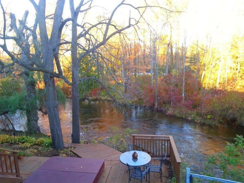 Stone Waters Inn Bellaire Kültér fotó