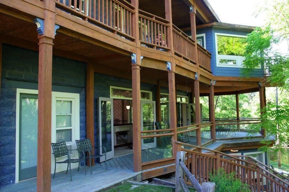 Stone Waters Inn Bellaire Kültér fotó